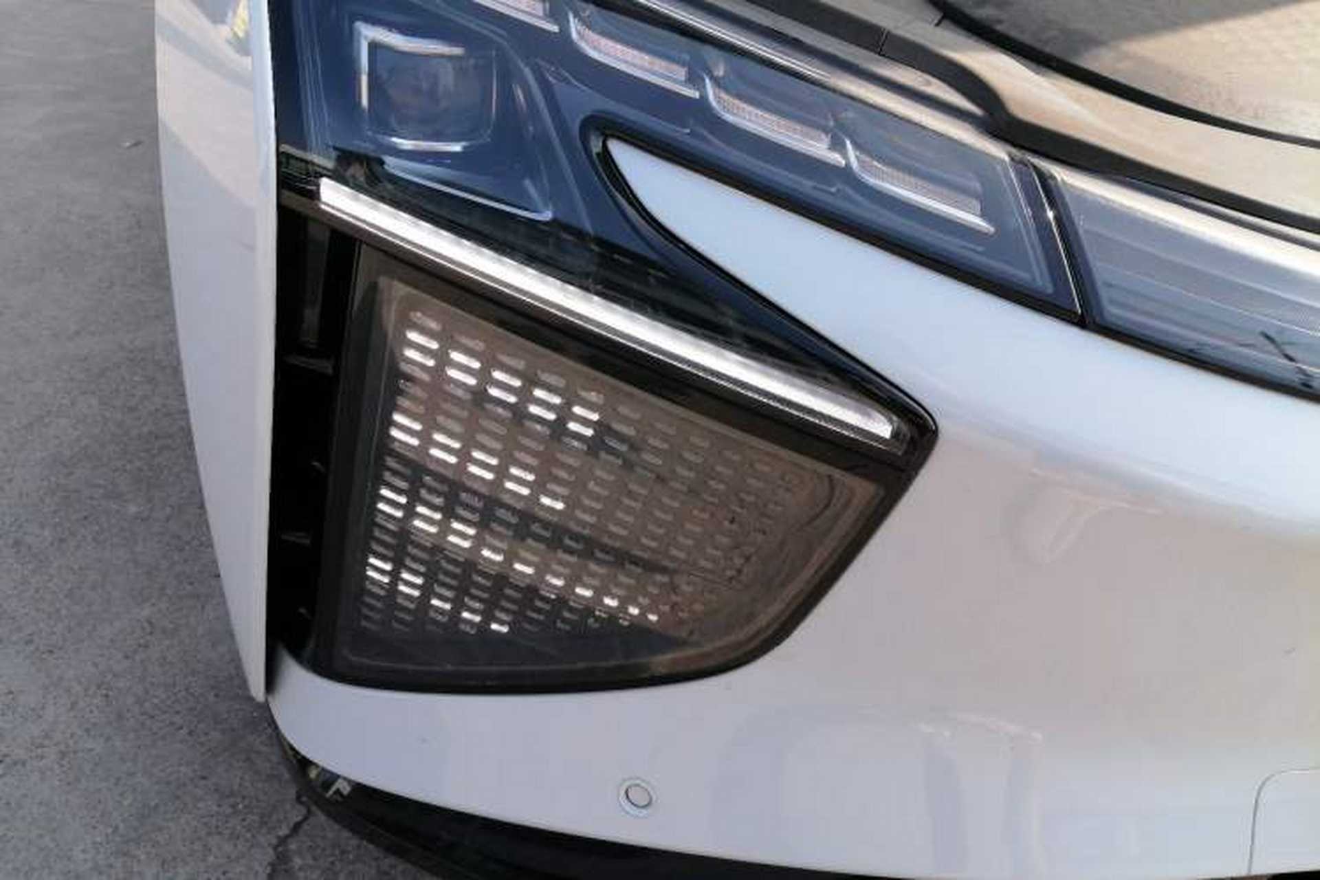 Used HiPhi X 2022 Zhiyuan 6-Seat Long-Range Version Right Front Headlight