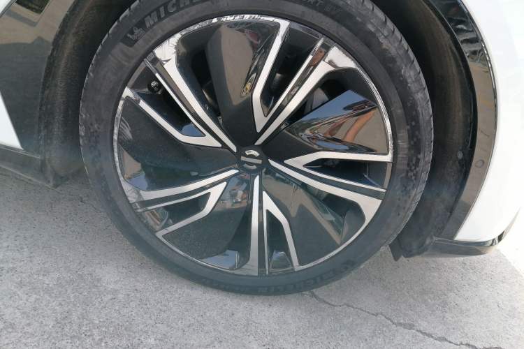 Used HiPhi X 2022 Zhiyuan 6-Seat Long-Range Version Right Front Wheel Hub