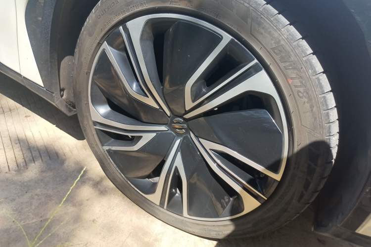 Used HiPhi X 2021 Luxury Edition 6-Seater Right Front Wheel Hub
