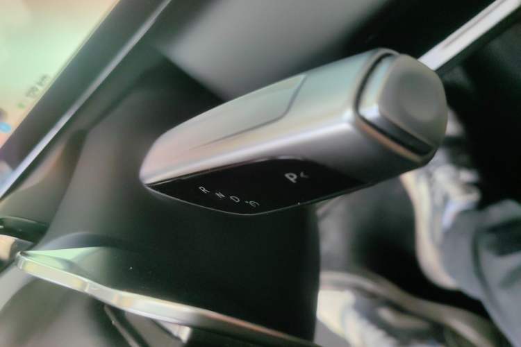 Used HiPhi X 2021 Luxury Edition 6-Seater Gear Lever