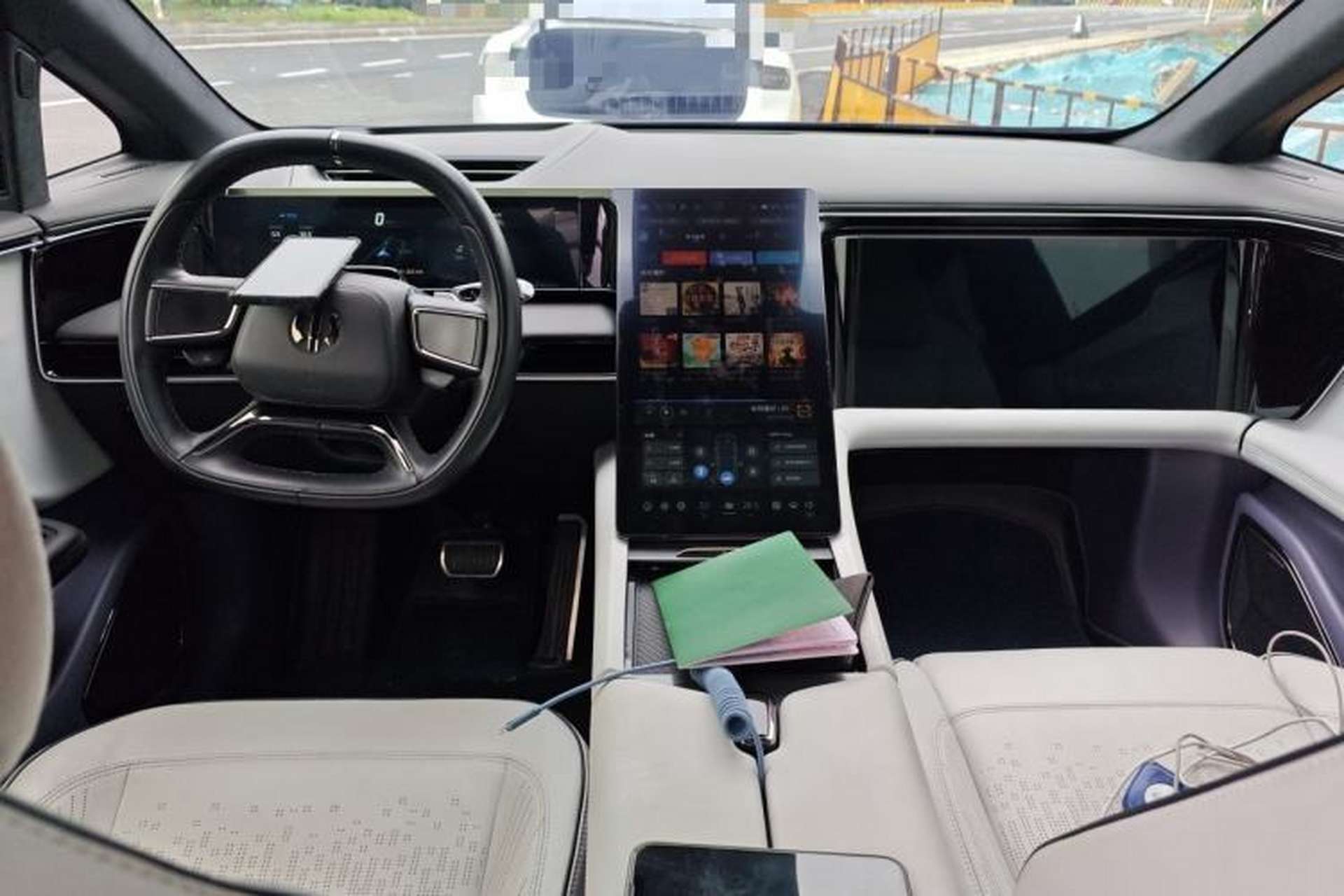 Used HiPhi X 2021 Founder Edition 6-seater Center Console