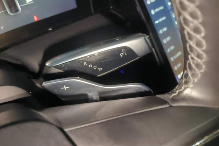 Used HiPhi X 2021 Founder Edition 6-seater Gear Lever