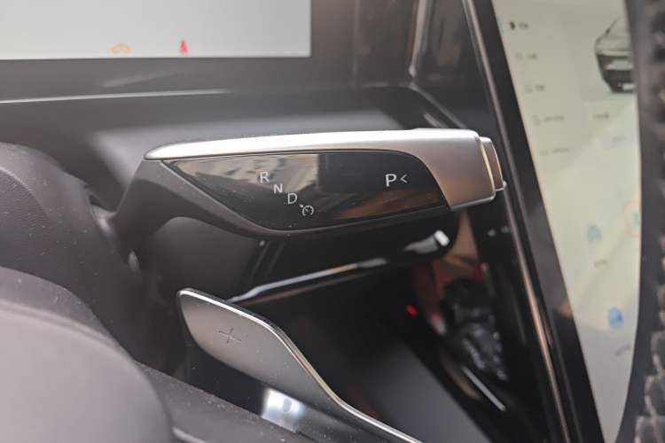 Used HiPhi X 2021 Founder Edition 6-seater Gear Lever