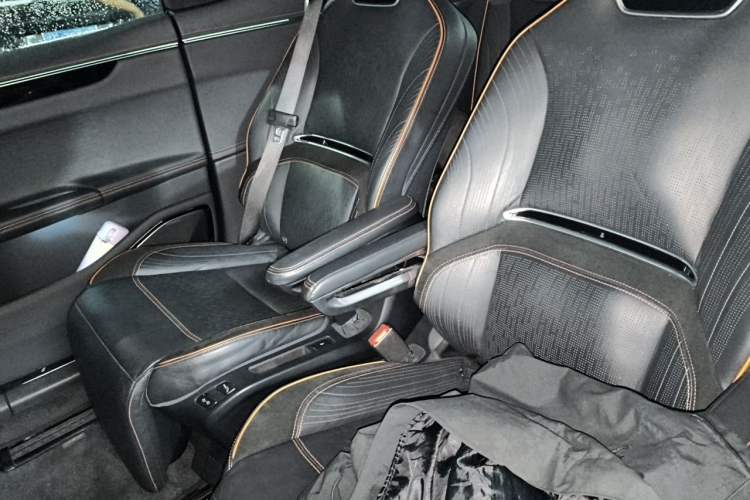 Used HiPhi X 2021 Founder Edition 6-seater Left Rear Seat