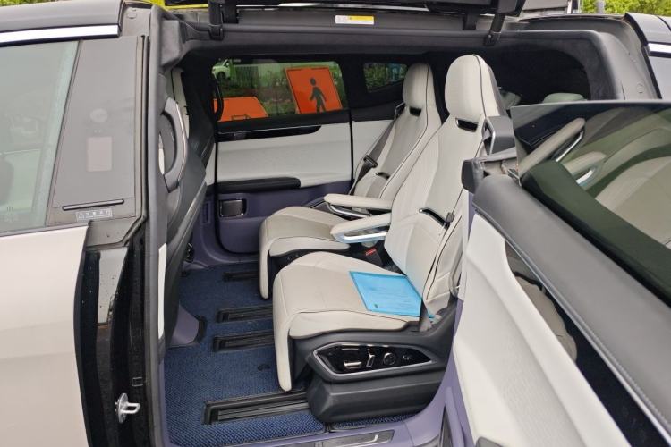 Used HiPhi X 2021 Founder Edition 6-seater Left Rear Seat