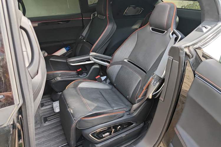 Used HiPhi X 2021 Founder Edition 6-seater Left Rear Seat
