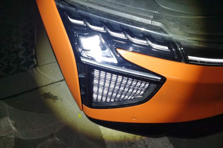 Used HiPhi X 2021 Luxury Edition 6-Seater Right Front Headlight
