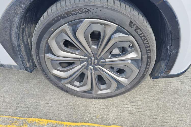 Used HiPhi X 2021 Founder Edition 6-seater Right Front Wheel Hub
