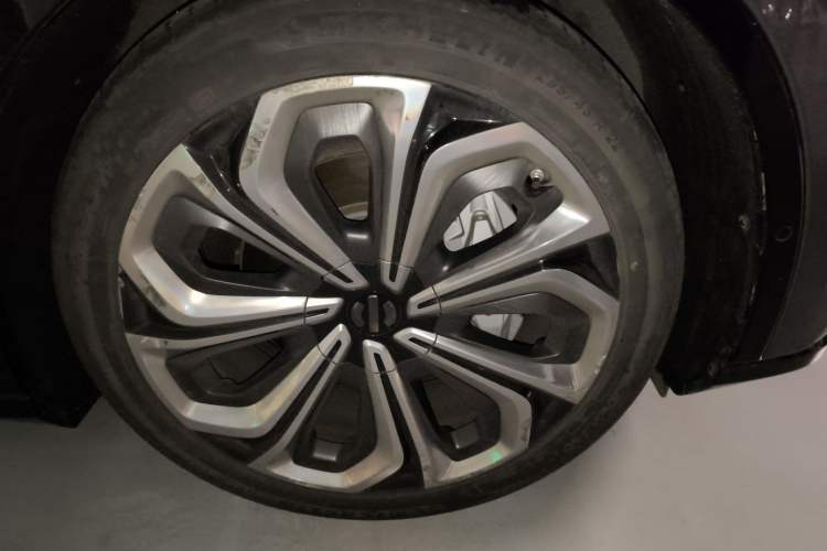 Used HiPhi X 2021 Flagship Edition 6-Seater Right Front Wheel Hub