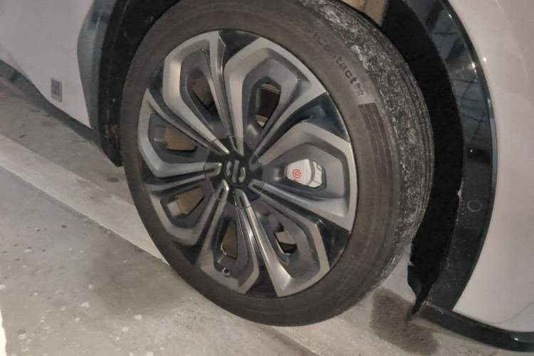 Used HiPhi X 2021 Founder Edition 6-seater Right Front Wheel Hub