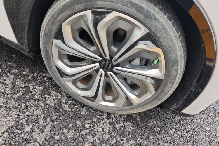 Used HiPhi X 2021 Founder Edition 6-seater Right Front Wheel Hub