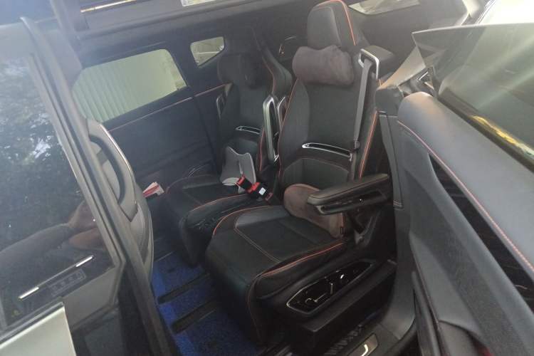Used HiPhi X 2021 Founder Edition 6-seater Left Rear Seat