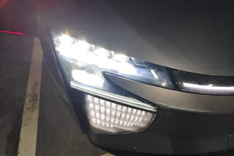 Used HiPhi X 2021 Luxury Edition 6-Seater Right Front Headlight