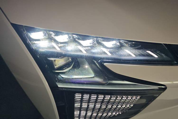 Used HiPhi X 2021 Flagship Edition 6-Seater Right Front Headlight