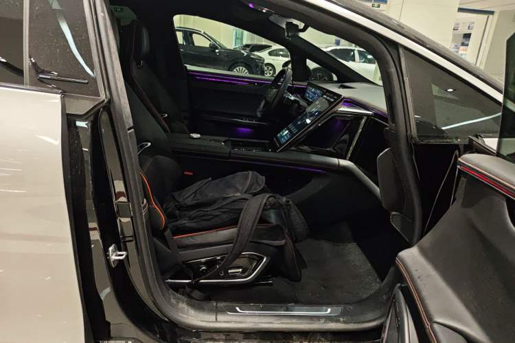 Used HiPhi X 2021 Founder Edition 6-seater Right Front Seat