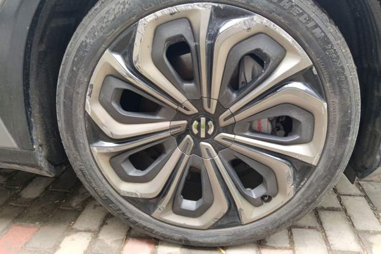 Used HiPhi X 2021 Founder Edition 6-seater Right Front Wheel Hub