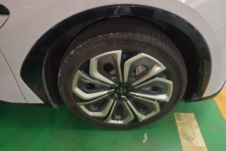 Used HiPhi X 2021 Flagship Edition 6-Seater Right Front Wheel Hub