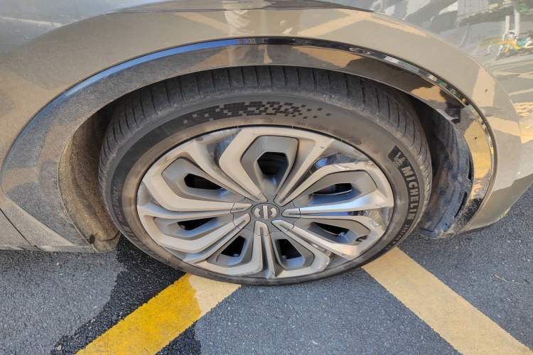 Used HiPhi X 2021 Flagship Edition 6-Seater Right Front Wheel Hub
