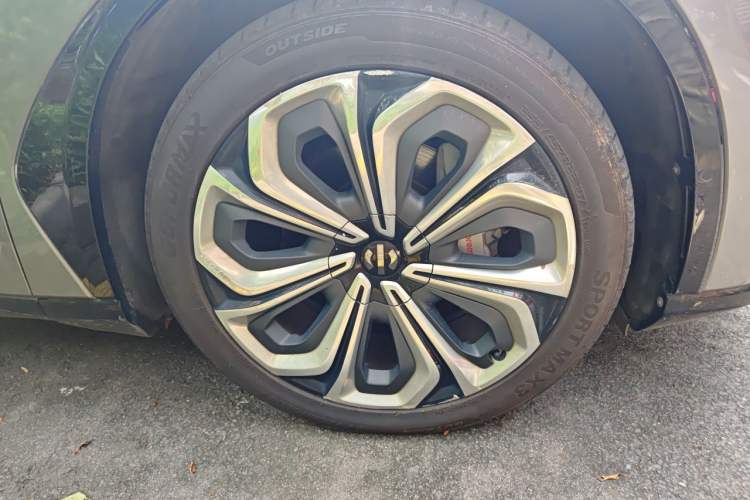 Used HiPhi X 2021 Flagship Edition 6-Seater Right Front Wheel Hub