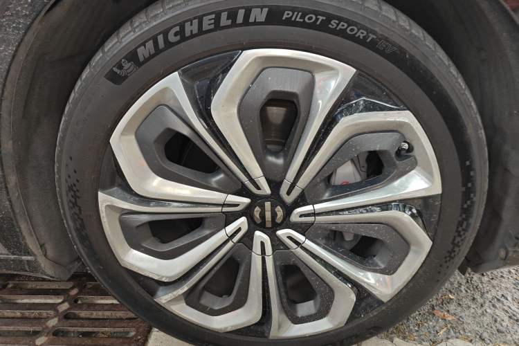 Used HiPhi X 2021 Flagship Edition 4-Seater Right Front Wheel Hub