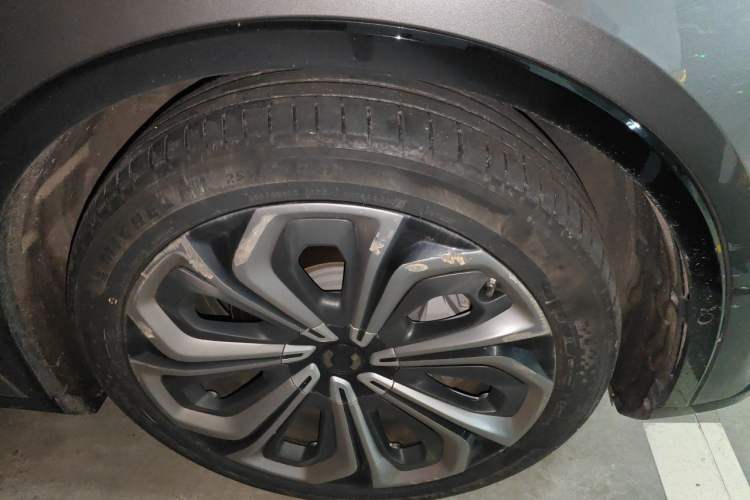 Used HiPhi X 2021 Luxury Edition 6-Seater Right Front Wheel Hub