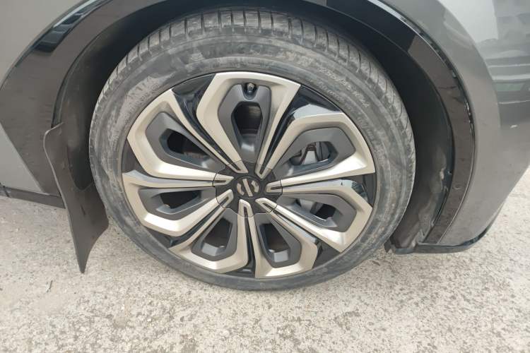 Used HiPhi X 2021 Luxury Edition 6-Seater Right Front Wheel Hub