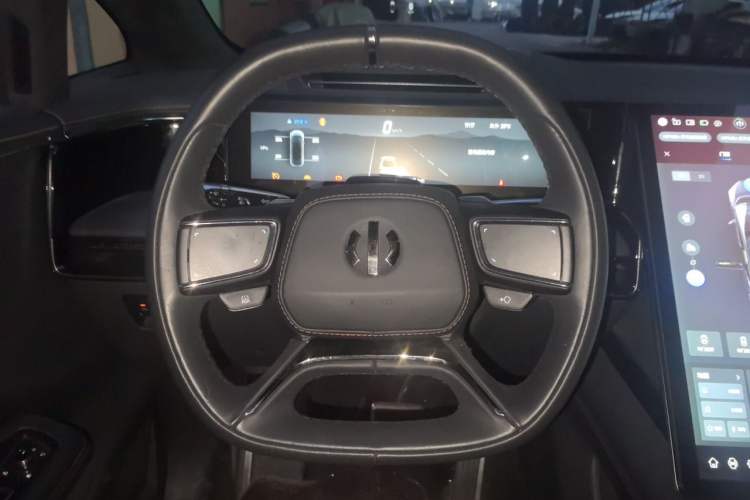 Used HiPhi X 2021 Flagship Edition 6-Seater Steering Wheel