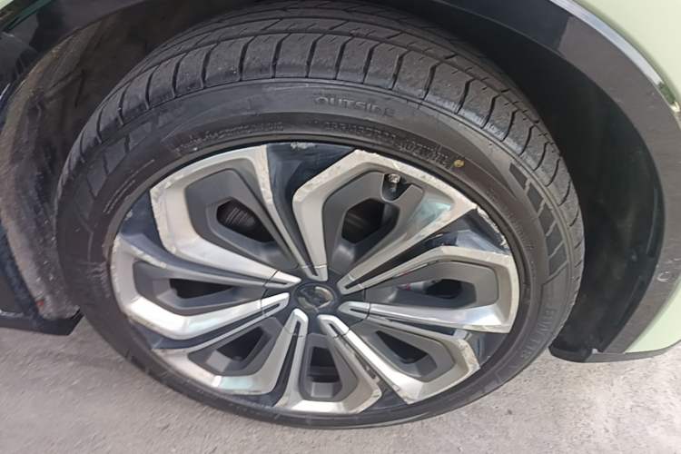 Used HiPhi X 2021 Flagship Edition 6-Seater Right Front Wheel Hub
