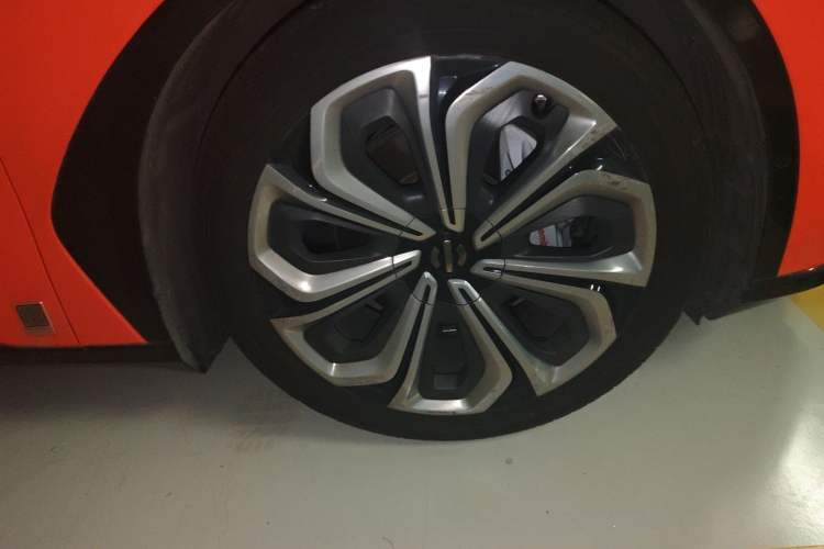 Used HiPhi X 2021 Founder Edition 6-seater Right Front Wheel Hub