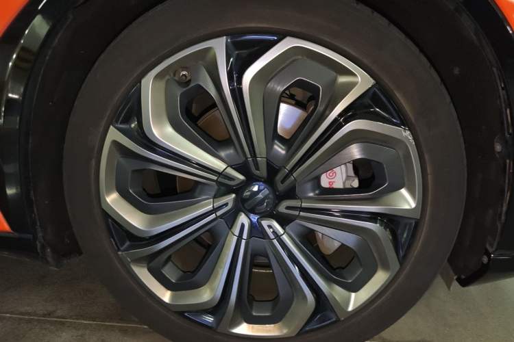 Used HiPhi X 2021 Founder Edition 6-seater Right Front Wheel Hub
