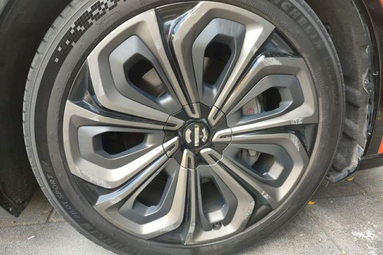 Used HiPhi X 2021 Founder Edition 6-seater Right Front Wheel Hub