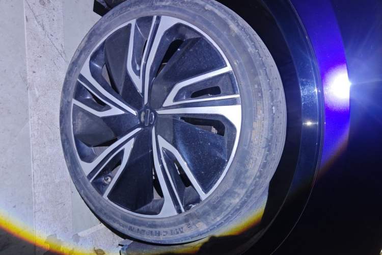Used HiPhi X 2021 Performance Edition 6-seater Right Front Wheel Hub