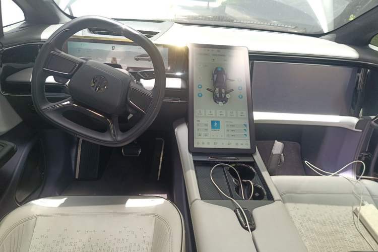 Used HiPhi X 2021 Founder Edition 6-seater Center Console