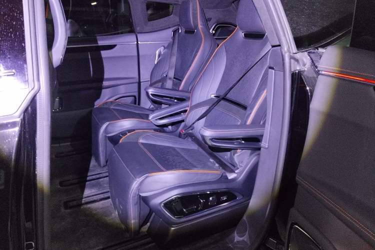 Used HiPhi X 2021 Founder Edition 6-seater Left Rear Seat