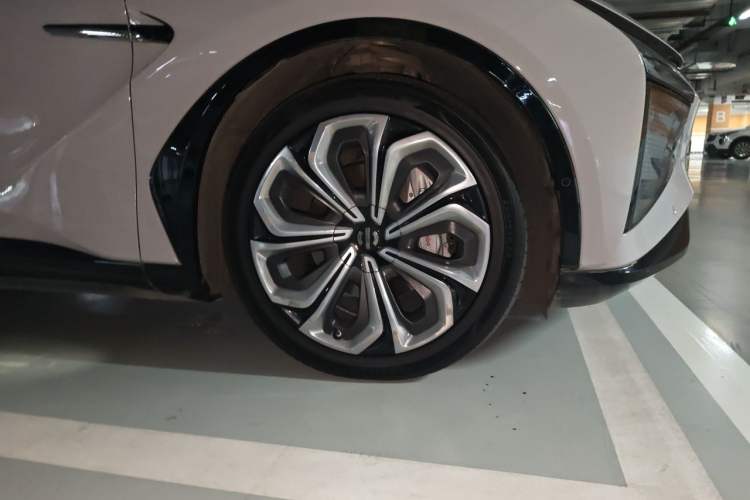 Used HiPhi X 2021 Flagship Edition 6-Seater Right Front Wheel Hub