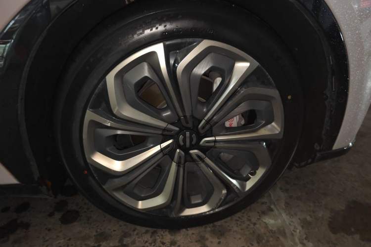 Used HiPhi X 2021 Flagship Edition 6-Seater Right Front Wheel Hub