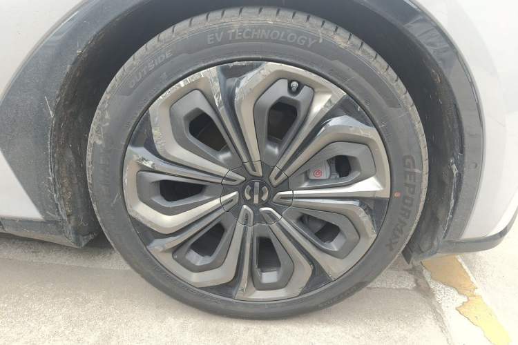 Used HiPhi X 2021 Flagship Edition 6-Seater Right Front Wheel Hub