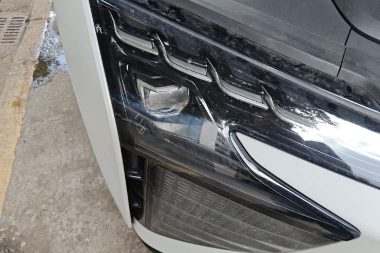 Used HiPhi X 2021 Luxury Edition 6-Seater Right Front Headlight