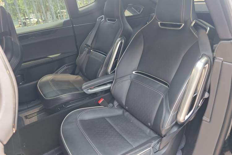 Used HiPhi X 2022 Zhiyuan 6-Seat Long-Range Version Left Rear Seat