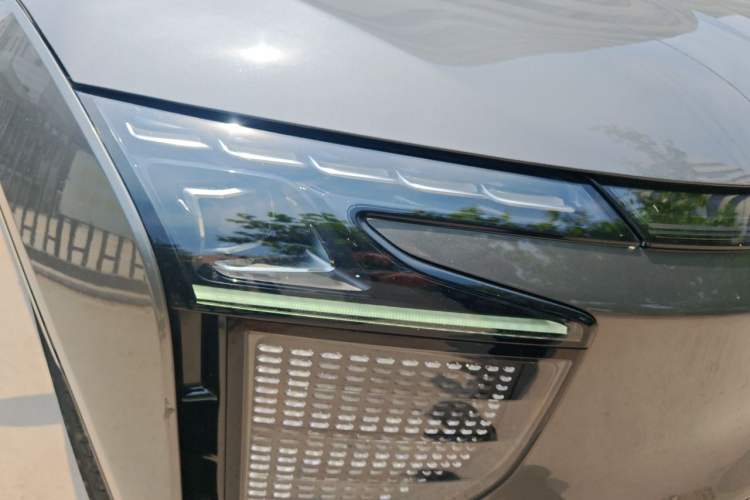 Used HiPhi X 2022 Zhiyuan 6-Seat Long-Range Version Right Front Headlight