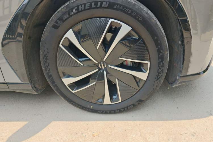 Used HiPhi X 2022 Zhiyuan 6-Seat Long-Range Version Right Front Wheel Hub
