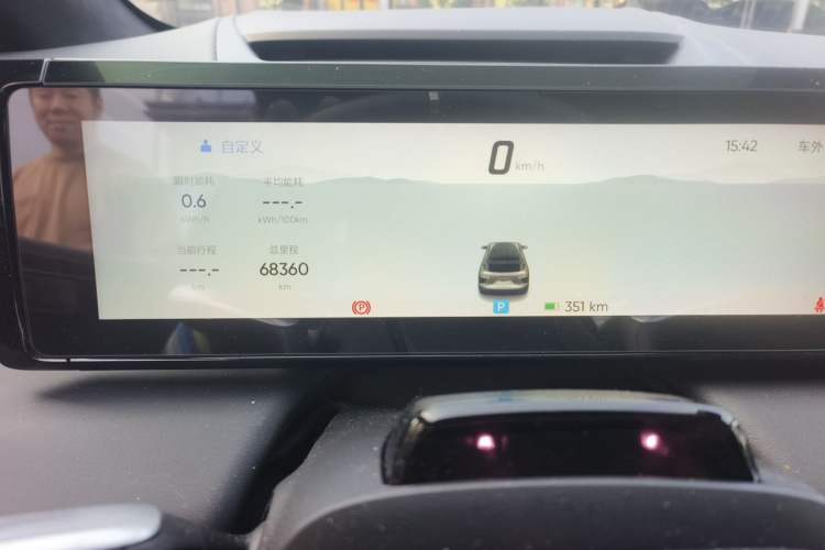 Used HiPhi X 2022 Chuan Yuan Edition 6-Seater Long-Range Version Odometer Close Up