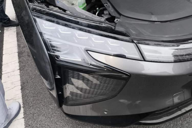 Used HiPhi X 2022 Zhiyuan 6-Seat Long-Range Version Right Front Headlight