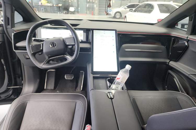 Used HiPhi X 2022 Zhiyuan 6-Seat Long-Range Version Center Console