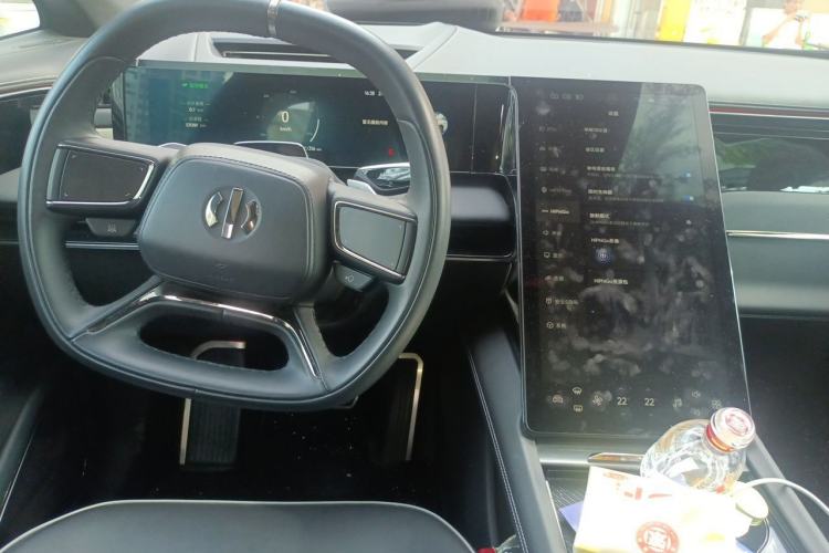 Used HiPhi X 2022 Zhiyuan 6-Seat Long-Range Version Center Console