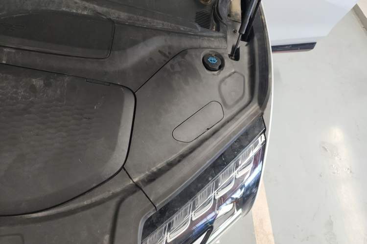 Used HiPhi X 2022 Zhiyuan 6-Seat Long-Range Version Engine Bay Left