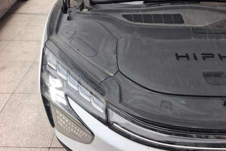 Used HiPhi X 2022 Zhiyuan 6-Seat Long-Range Version Engine Bay Right
