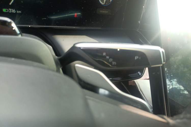 Used HiPhi X 2022 Zhiyuan 6-Seat Long-Range Version Gear Lever