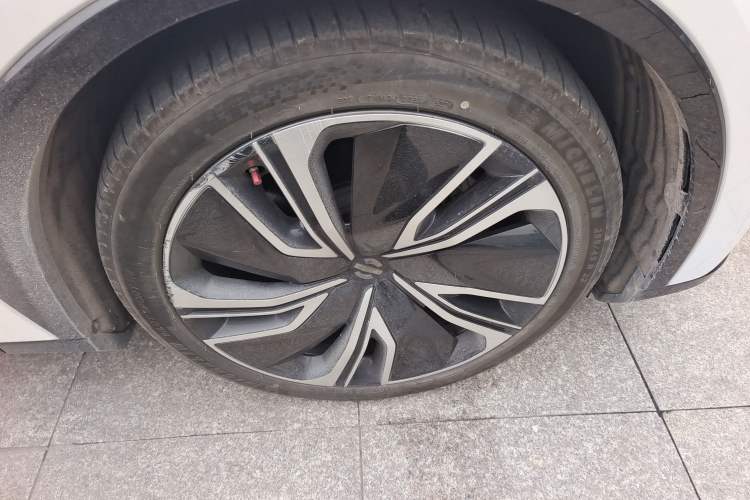 Used HiPhi X 2022 Zhiyuan 6-Seat Long-Range Version Right Front Wheel Hub