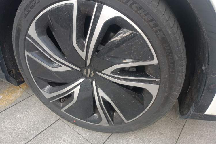 Used HiPhi X 2022 Zhiyuan 6-Seat Long-Range Version Right Front Wheel Hub